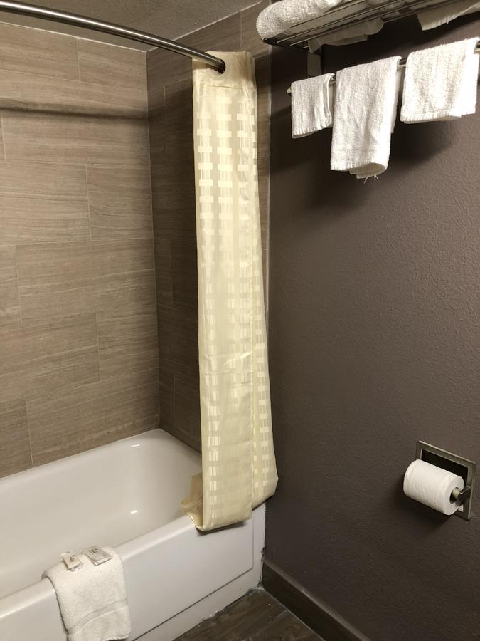 Economy Inn North Randall エクステリア 写真